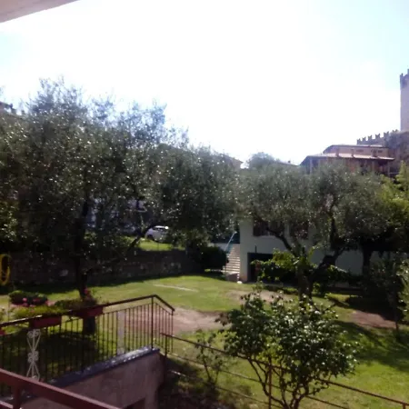 アパート Studio Fur 2 Personen Ca 28 M In Malcesine, Gardasee Ostufer Gardasee マルチェージネ